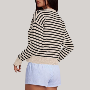 Cardigan court décontracté en laine brodé pour femme Legends Crown – Collection Automne 2026-2027 - Product Image 2
