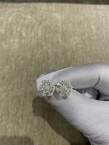 Boucles d'oreilles clous en moissanite taille brillant ronde motif floral en argent sterling 925 pour usage quotidien unisexe - Product Image 5