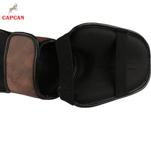 Protector de Espinillas de Cuero Ajustable para Muay Thai, Precio de Fábrica, Ligero, Ecológico, Antideslizante, Protección para Pies y Rodillas, Cierre de Gancho y Bucle - Product Image 5