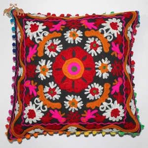 Fundas de cojín Suzani de algodón hechas a mano de lujo, fundas de almohada florales decorativas bordadas a mano para decoración elegante del hogar - Product Image 1