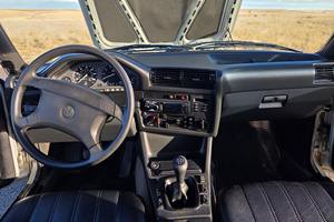 1991 B-M-W-318-i S-e-d-a-n - Product Image 5