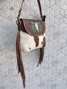 Bolso tote de cuero con flecos y grabado a mano estilo occidental, estilo gitano vintage bohemio, hecho a mano con cuero auténtico con pelo, multiusos. - Product Image 2