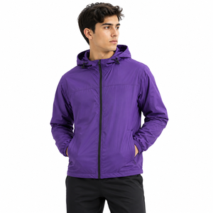 Chaqueta cortavientos versátil que combina comodidad ligera, tela resistente y estilo contemporáneo para aventuras al aire libre y viajes. - Product Image 1