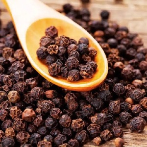 Poivre noir d'Inde en grains entiers pour assaisonnement gastronomique, fabrication alimentaire, ingrédient en vrac - Product Image 1