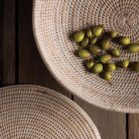 Cesta de Frutas em Rattan Artesanal com Pedestal, Fruteira Elevada Decorativa, Fornecedor do Vietnã, OEM ODM