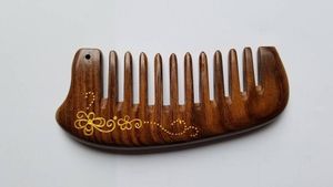 Mini peigne en bois artisanal naturel, peigne de poche en bambou fait à la main, article écologique - Product Image 4
