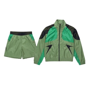 Conjunto Deportivo Unisex Verde con Bloques de Color, Manga Larga, Capucha con Cordón, Estampado de Leopardo, Cortavientos, Estilo Urbano, Ligero, 100% - Product Image 1