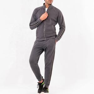 Ensemble de survêtement sportif personnalisé pour homme – Meilleur prix – Tenue de jogging, course et entraînement haut de gamme - Product Image 2