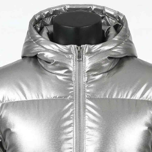 Veste matelassée pour homme en tissu PU respirant et écologique, de haute qualité, à capuche, personnalisable, pour l'hiver et les activités de plein air, style streetwear, en vente en ligne - Product Image 4
