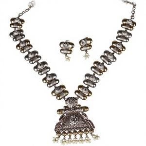 Parure de bijoux de mariée vintage bicolore, sertie de zircons, collier et boucles d'oreilles floraux, plaqué or antique, style bohème pour mariage et fiançailles - Product Image 1