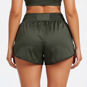 Shorts de sport pour femmes en satin, taille élastique large, passepoil contrastant, fabrication OEM personnalisée, vêtements de sport en gros - Product Image 2