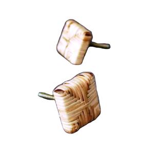 Boutons de tiroir en bois de résine, bouton de porte, couleur, forme et taille personnalisées, fabriqué en Inde - Product Image 1