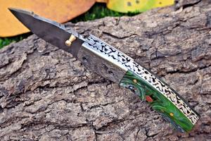 Cuchillo Plegable de Acero Damasco Nordic Forge con Mango de Resina, Funda para Transporte Vertical, Cuchillo de Bolsillo EDC para Caza y Camping, OEM/ODM - Product Image 4