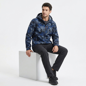 Veste à capuche Grove avec fermeture éclair sur le devant, coupe personnalisée, coupe-vent pour homme, idéale pour les promenades forestières relaxantes - Product Image 4