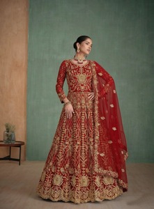 Purple Embroidered Polyester Indian Pakistani Set Lehenga Choli <b>Net</b> <b>Dupatta</b> Floor-Length Reversible Formal Wedding Banquet - Product Image 5