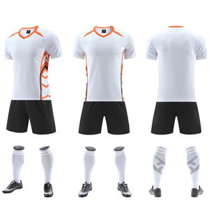 Ensemble d'uniformes d'entraînement de football personnalisés, maillot de football à séchage rapide, shorts, chaussettes, tenue d'équipe pour hommes et jeunes - Product Image 1