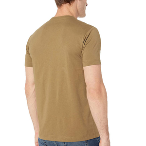 เสื้อยืดสไตล์วินเทจคุณภาพพรีเมียมสำหรับผู้ชาย ขายส่ง ผลิตจากโพลีเอสเตอร์ 100% รับสกรีนโลโก้ เสื้อยืดน้ำหนักเบาแขนสั้น - Product Image 4