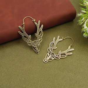 Boucles d'oreilles en laiton tête de cerf, boucles d'oreilles pendantes en bois de cerf, bijoux animaliers bohèmes, boucles d'oreilles rustiques de la forêt, cadeau inspiré de la nature - Product Image 3