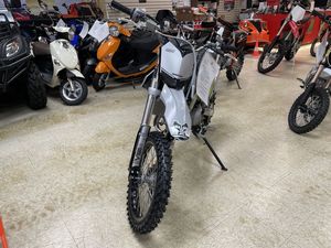 มอเตอร์ไซค์รุ่นใหม่ล่าสุดปี 2024 Th-um-ps-tar TSK 141E พร้อมรับประกัน 1 ปี พร้อมจัดส่งวันนี้ - Product Image 2