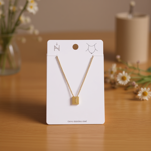 Collana con Ciondolo Lettera I 12x14cm in Acciaio Inossidabile Placcato Oro, Regalo Unisex alla Moda - Product Image 3