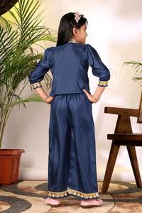 Elegante Top con Lentejuelas y Motivos Étnicos con Pantalones Palazzo de Diseñador para Niñas – Conjunto de Manga 3/4 - Product Image 4