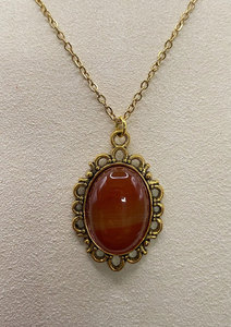 Collier pendentif ovale en pierre cornaline et laiton, bijou doré antique, style vintage, fait main, bohème ethnique, cadeau pour femme - Product Image 3
