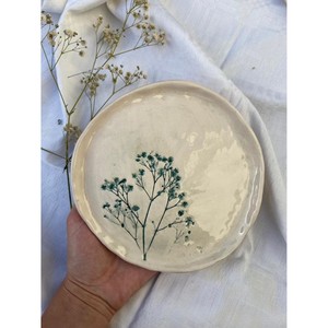 Vaisselle de luxe en porcelaine fine blanche pour restaurants et hôtels, qualité alimentaire, compatible lave-vaisselle, couleurs et logos personnalisables, fabrication artisanale de haute qualité - Product Image 1