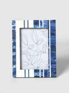 Marco de fotos clásico hecho a mano con incrustaciones de hueso y resina, rectangular, de madera, tamaño personalizable para exhibición de fotos, de la India. - Product Image 2