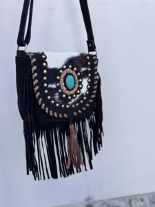 กระเป๋าหนังวัวแท้แบบสะพายไหล่สไตล์โบฮีเมียน  พร้อมพู่ห้อยเก๋ไก๋  กระเป๋าถือทรงใหม่มาแรง  กระเป๋าหนังวัวขนาดเล็กขายดี - Product Image 2