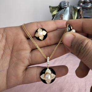 Conjunto de Colgantes de Perlas de Agua Dulce Chapadas en Oro, Fabricante Mayorista - Product Image 3