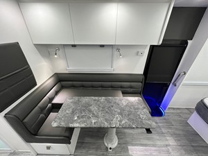 Caravana RV Familiar de 21 pies con Doble Eje, Remolque de Viaje, Casa Móvil con Cocina, Baño y Espacio para Dormir, Unidad de Turismo - Product Image 4