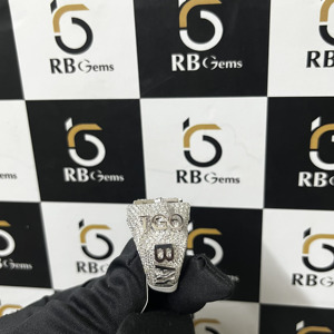 Bague en argent S925 de haute qualité avec moissanite VVS, collection RB Gems, design tendance hip-hop avec lettres serties de diamants - Product Image 3