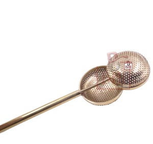 Passoire à thé en laiton tressée à la main avec long manche pour thé en feuilles, filtre à thé artisanal en laiton, fil métallique tressé serré - Product Image 1