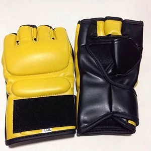 Gants de MMA noirs de qualité supérieure avec bordure rouge, mitaines de grappling, gants de boxe professionnels pour l'entraînement et le sparring en arts martiaux, à paume ouverte - Product Image 3