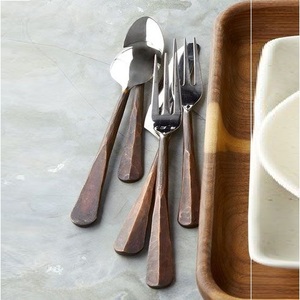 Ensemble de couverts de luxe en acier inoxydable plaqué argent avec manche triangulaire en cuivre de style rustique - Product Image 2