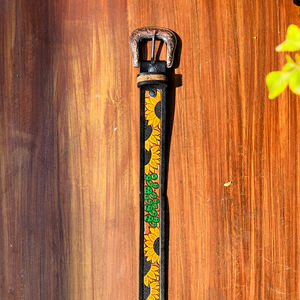 Ceinture en cuir vintage style western avec motif plume paisley, boucle en alliage de zinc artisanale, durable, largeur 40 mm, personnalisable, importée - Product Image 5