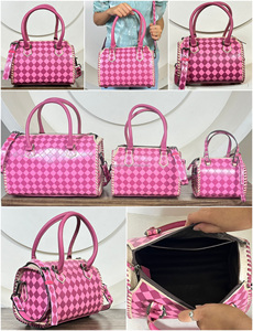 2026 Wholesale Lightweight Travel Duffel Bag Large Capacity Hand <b>Tooled</b> Checkered Pattern Zipper Crossbody Speedy Bags for Women - Product Image 3