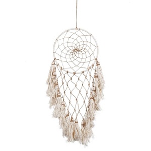Attrape-rêves artisanal en crochet avec grandes plumes blanches, décoration murale bohème pour chambre à coucher, ornement décoratif pour une maison paisible - Product Image 6