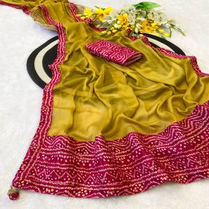 Sari de Chifón Premium VASTRA COTTAGE con Estampado Tradicional Bandhani y Borde en Contraste con Borlas - Product Image 3