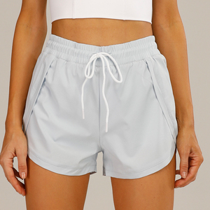 Shorts noirs pour femmes avec cordon de serrage, taille mi-haute, avec poches, coupe sportive, style classique, en polyester tricoté, tissu à séchage rapide, vêtements de sport - Product Image 3