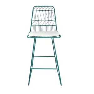 Tabouret et chaise populaires en velours vert émeraude avec cadre en fil doré, idéaux pour les bars et salons de boutique - Product Image 2