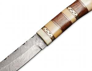 Couteau utilitaire à lame fixe en acier Damas fait main avec manche en os de chameau et bois de rose - Product Image 5