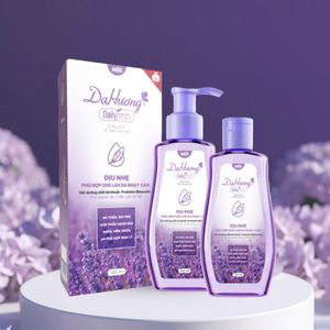 Lavado Íntimo Femenino Herbal Daily Fresh, Cuidado Suave, Limpiador Íntimo Delicado, Fórmula para Piel Sensible, Cuidado Calmante, pH Equilibrado - Product Image 5