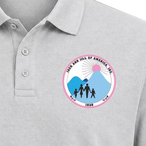 เสื้อโปโลแขนสั้นสีเทาอ่อน ตกแต่งด้วยแพทช์ปักลายแจ็คแอนด์จิลที่อก ด้านหลังเรียบ ปิดกระดุมที่คอ สไตล์ลำลอง - Product Image 5