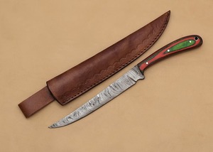 Cuchillo de Cocina de Acero de Damasco Hecho a Mano con Mango de Madera Pakka y Funda de Cuero - Product Image 4