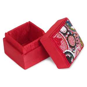 B.H CRAFTS Boîte à bijoux carrée rouge traditionnelle faite à la main avec broderie florale perlée, décoration d'intérieur, cadeau artisanal - Product Image 6