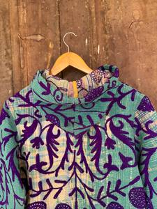 Chaqueta con Capucha Suzani Kantha Paisley, Hecha a Mano, Bordada, de Patchwork de Algodón, Estilo Bohemio Vintage, Abrigo de Invierno para Mujer, Venta al Por Mayor Personalizada - Product Image 4