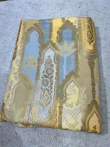 Tela de Seda Brocada Jacquard de Lujo con Motivos de Zari Dorado, Textil de Seda Ligero para Prendas y Decoración - Product Image 2