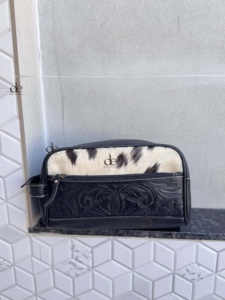 New Luxury Large Capacity Hand Tooled Leather Toiletry Organizer Women Travel Cosmetic Cowhide Leather <b>Makeup</b> Bags With Handle - Product Image 1
