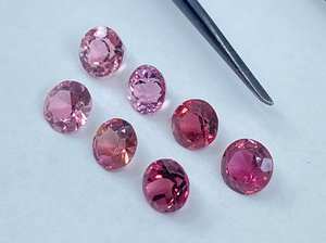 Lot de pierres précieuses rondes facettées en tourmaline rose, tailles assorties, calibrées, naturelles, pour la fabrication de bijoux - Product Image 5